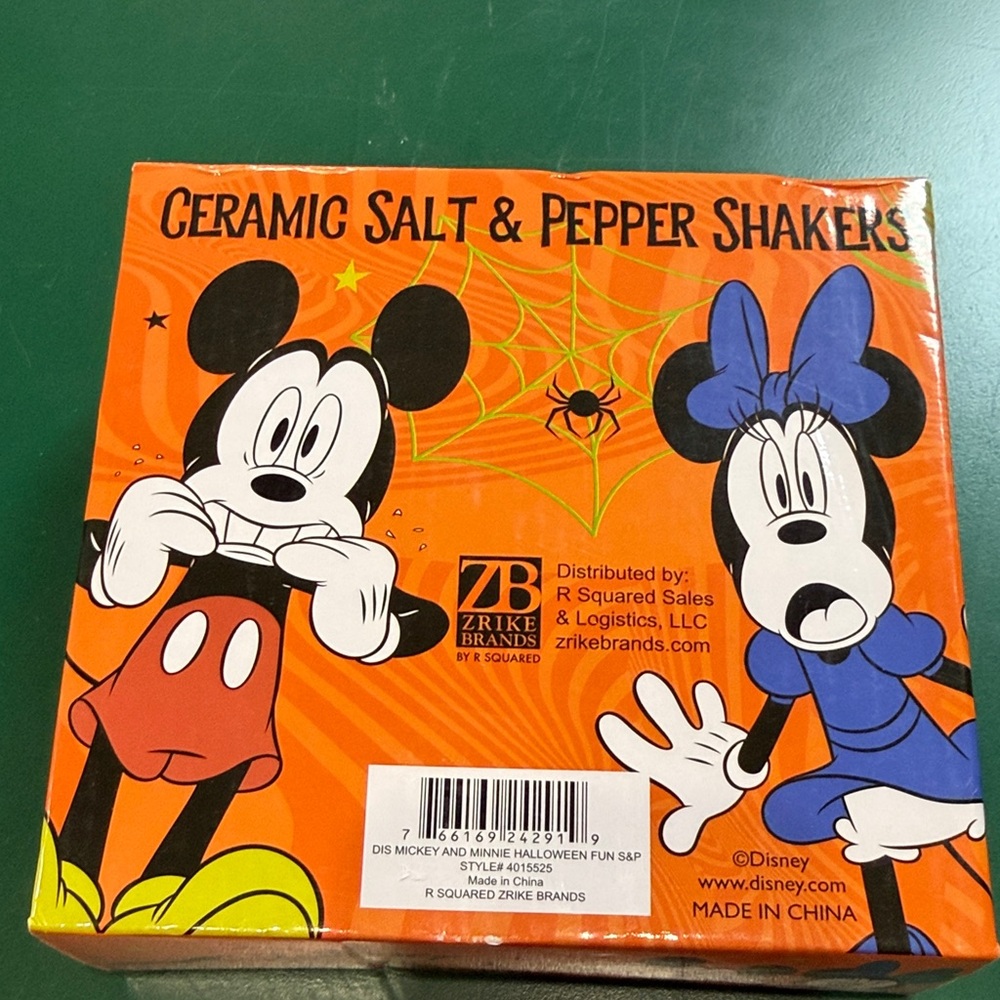 Disney Halloween Ceramic Mickey & Minnie Salt & Pepper Figurine Set - Picture 3 of 4